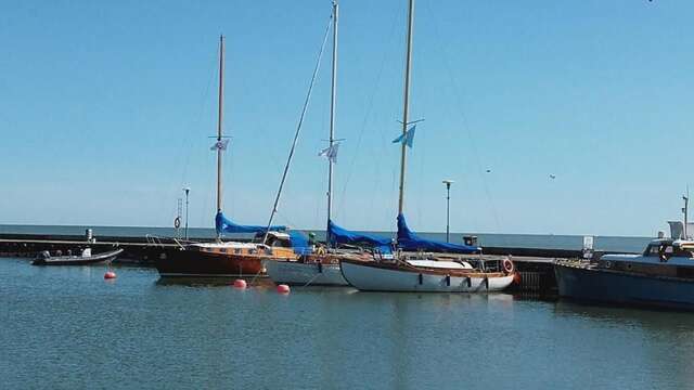 Ботели Sailboat Triton Нида-25